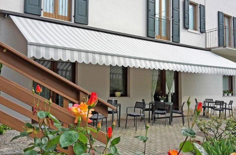Hotel Garni Delle Rose Ceniga Extérieur photo