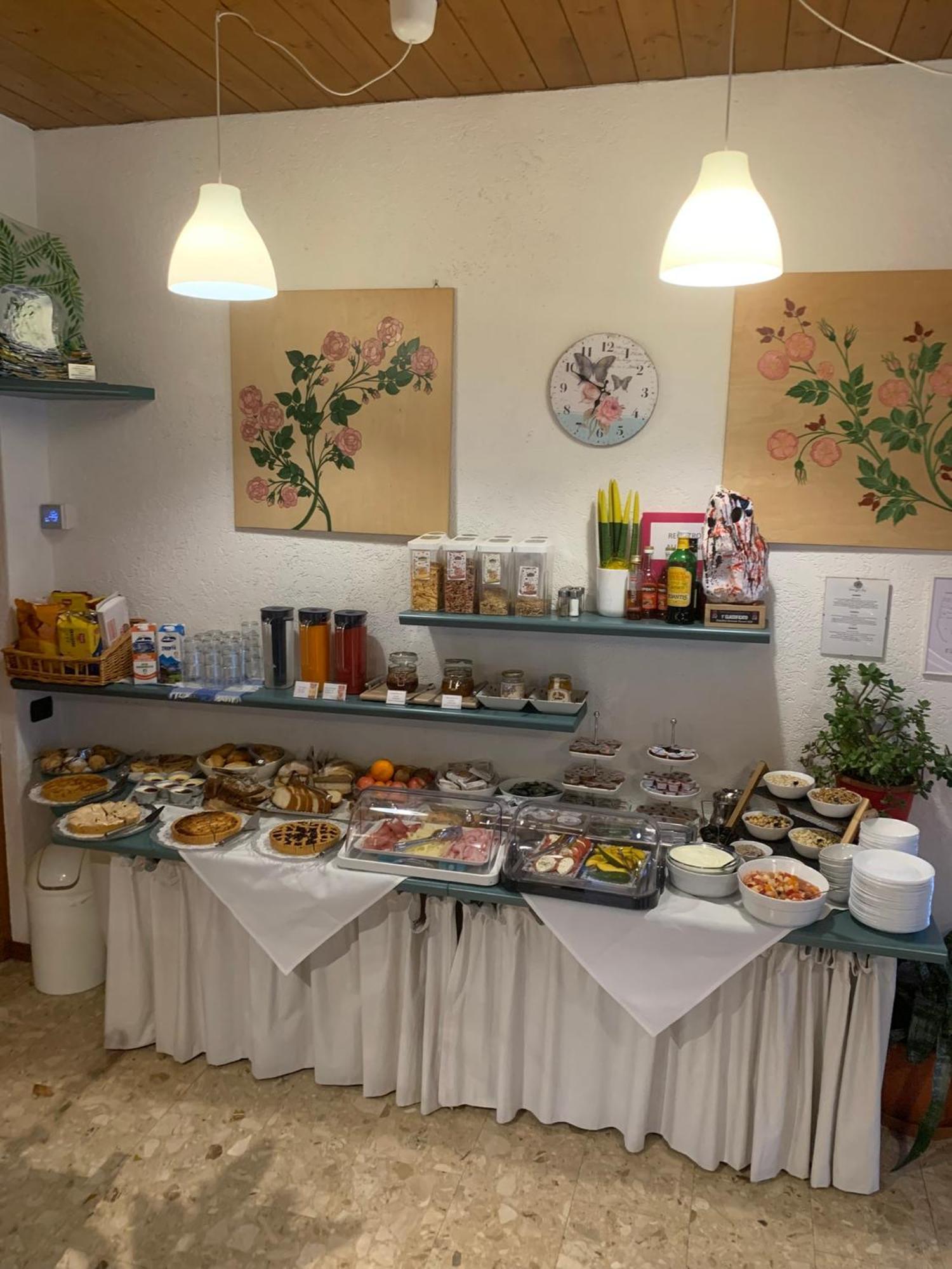 Hotel Garni Delle Rose Ceniga Extérieur photo